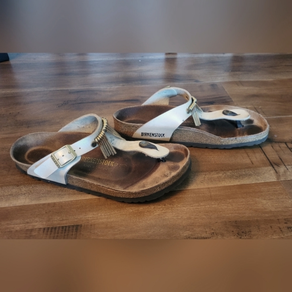 Birkenstock Women Cream And Gold Sandals. Size 40